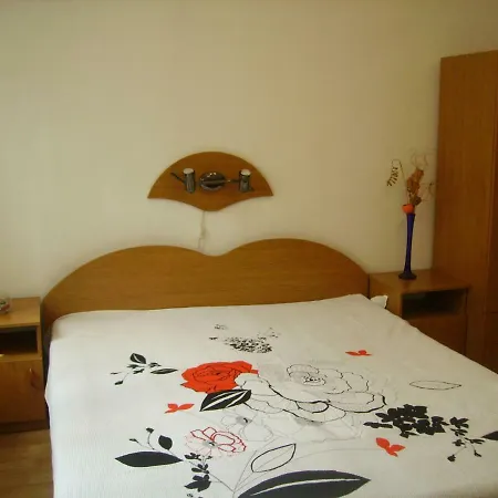 Zoya Dimitrova 3* Szozopol